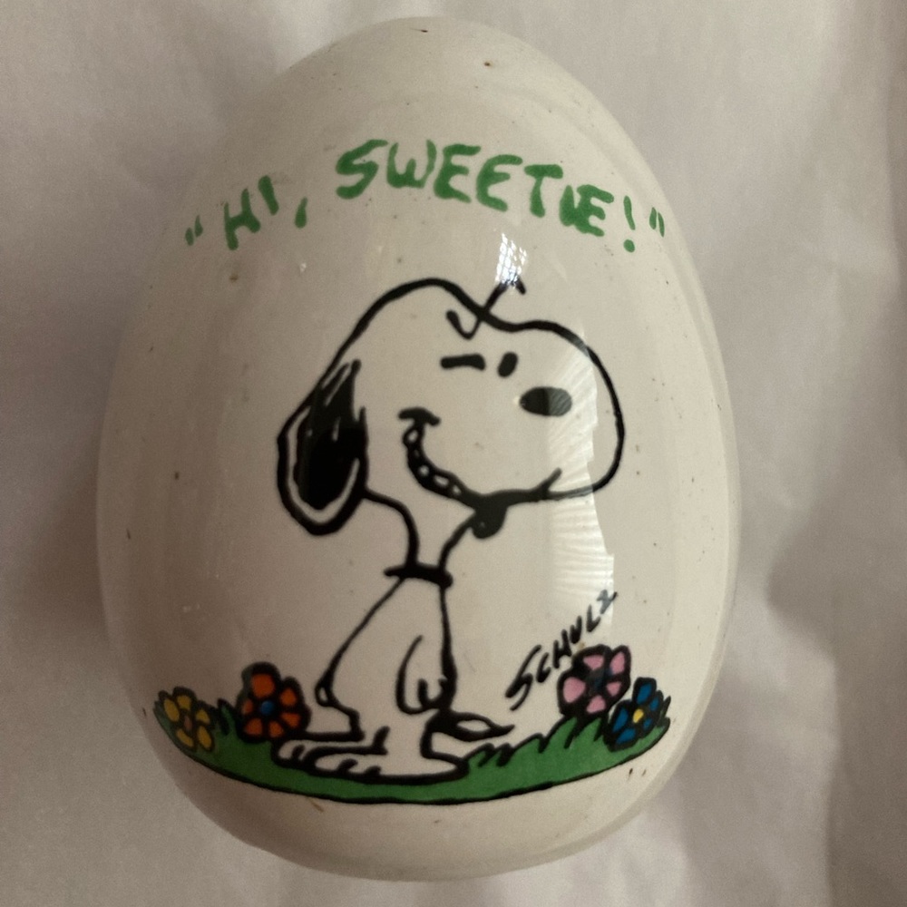 VTG 1958 Snoopy Peanuts “HI, SWEETIE!”ceramic white egg